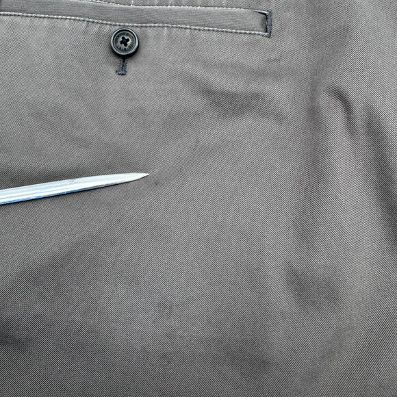 Brooks Brothers Men's 9" Advantage Chino® Pleated Front Shorts Size W48 Dk. Grey - Picture 8 of 13